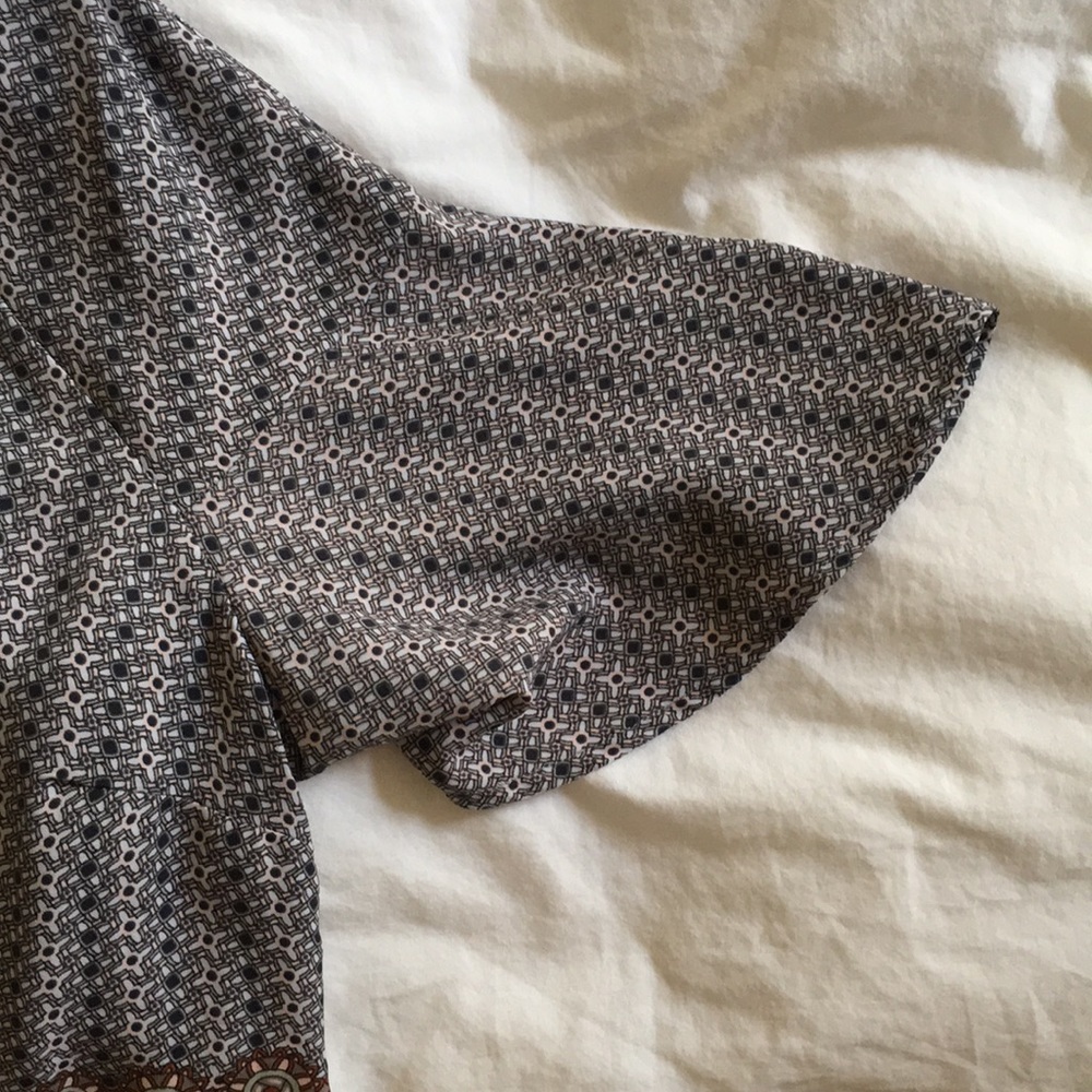 F21 Contemporary Top - Picture 6 of 6